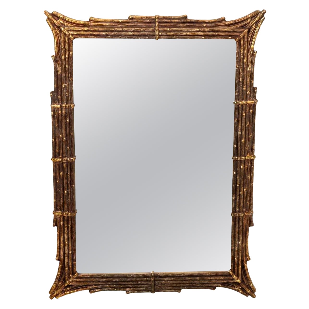 Grand miroir en faux bambou doré