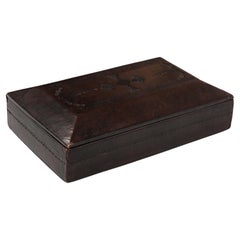 Caja decorativa de cuero lacado repujado italiano vintage