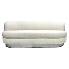 1970er geschwungenes Sofa aus Bouclé