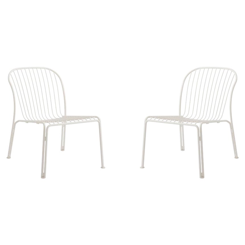 Ein Paar Thorvald SC100 Outdoor Lounge Chairs - elfenbeinfarben - von Space Copenhagen für &T