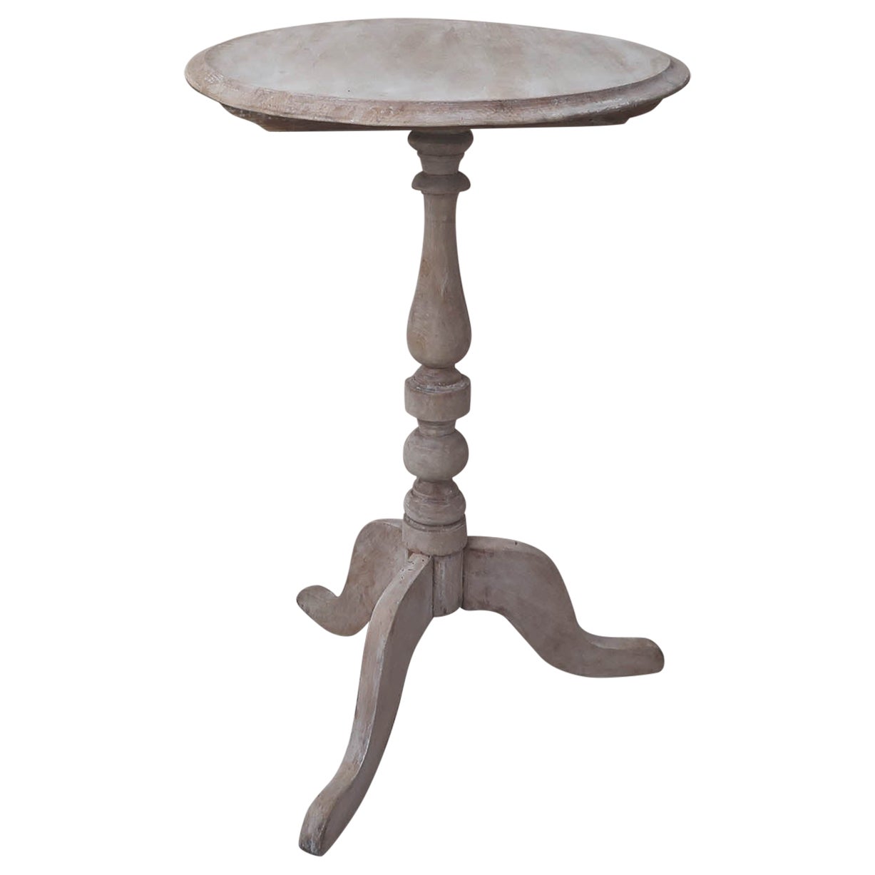 Petite table d'appoint ronde ancienne blanchie de style gustavien. Anglais, vers 1850