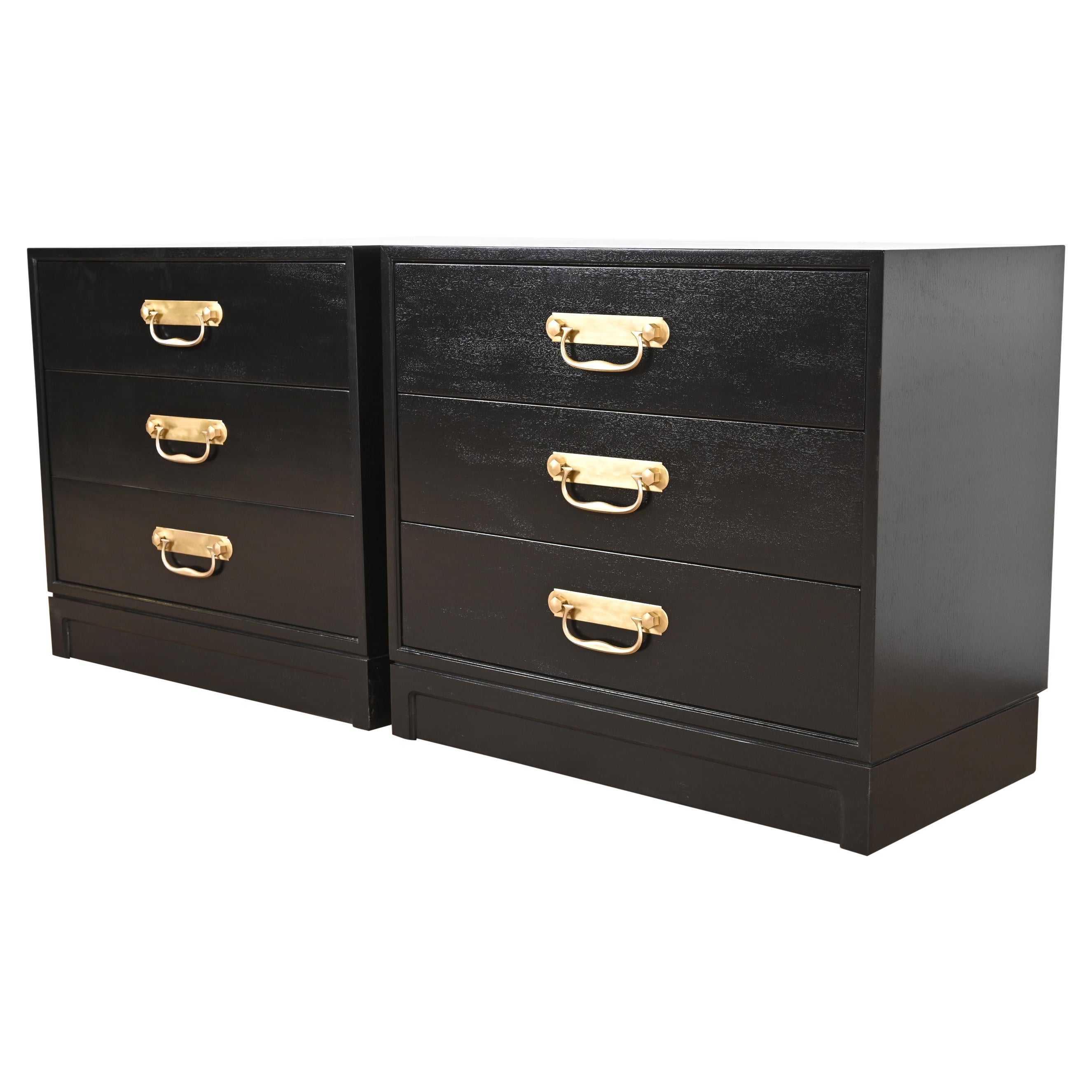 Henredon Mid-Century Hollywood Regency Black Lacquered Bedside Chests For Sale