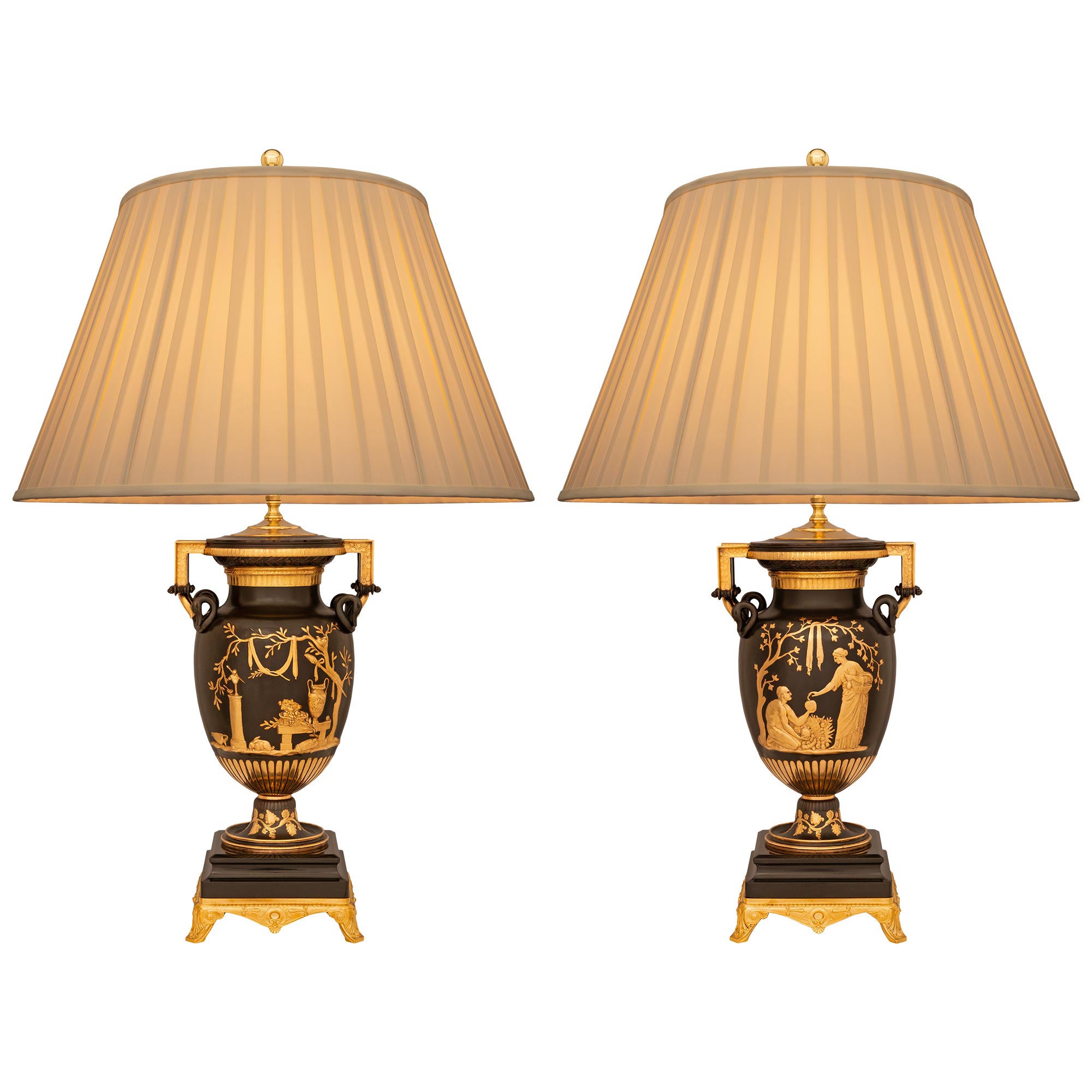 Paar französische Lampen aus Bronze, Marmor und Goldbronze aus der Belle Epoque-Periode des 19. Jahrhunderts