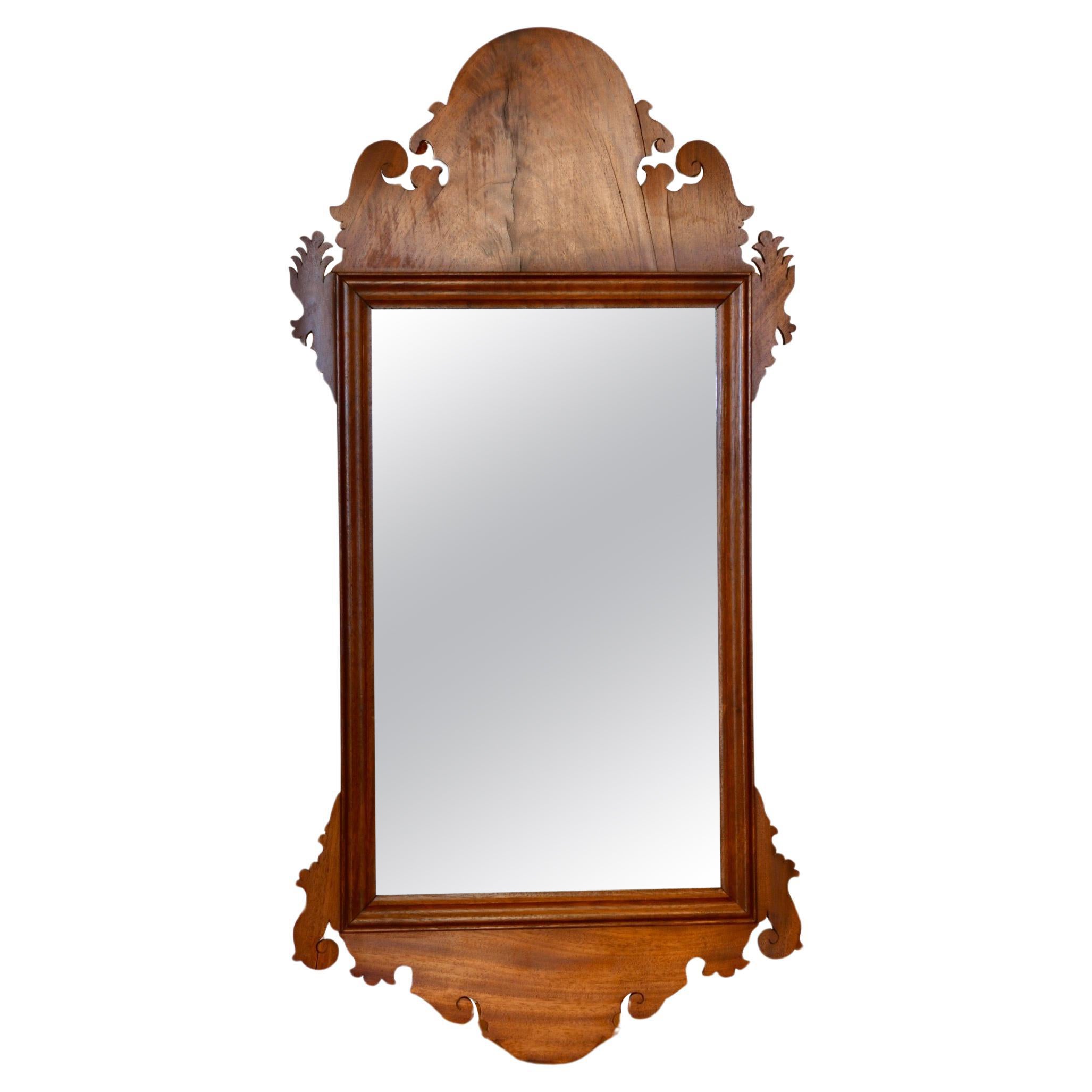 Antique Chippendale Mahogany Fret Carved Mirror (miroir sculpté) en vente