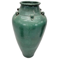 Antico vaso Mataban grande in gres smaltato verde