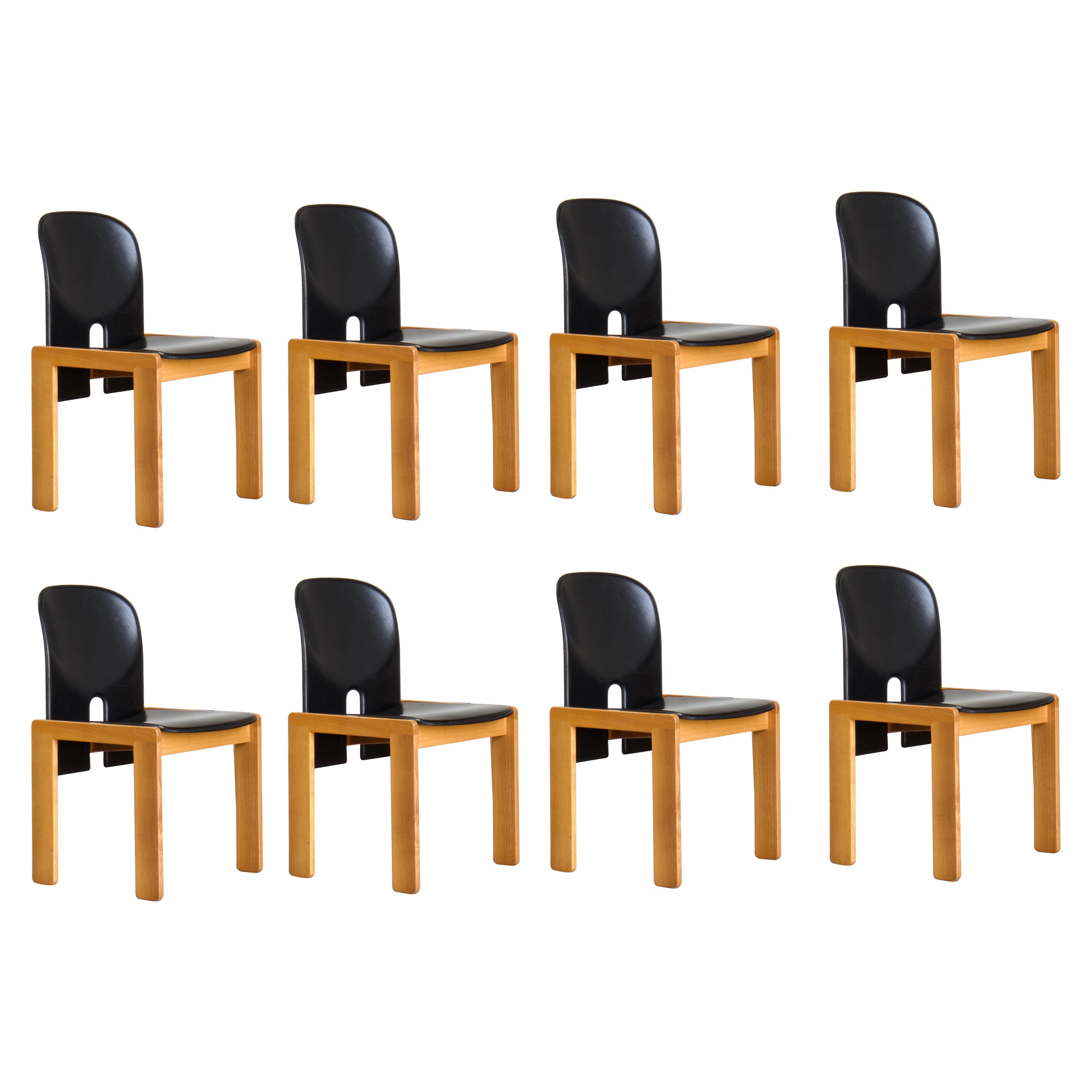 8 Scarpa 121 Chairs in Black Leather & Pale Wood for Cassina Italy, 1960s For Sale