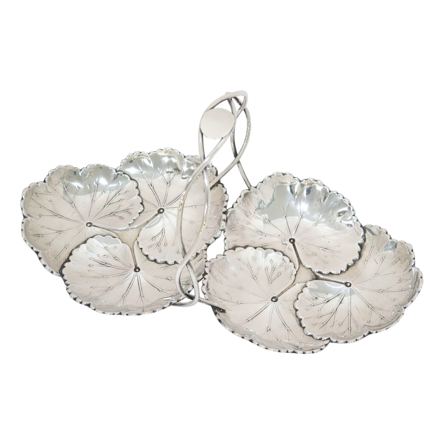 13 3/8 in Sterling Silver Reed & Barton Vintage Water Lily Leaves Candy Nut Dish For Sale