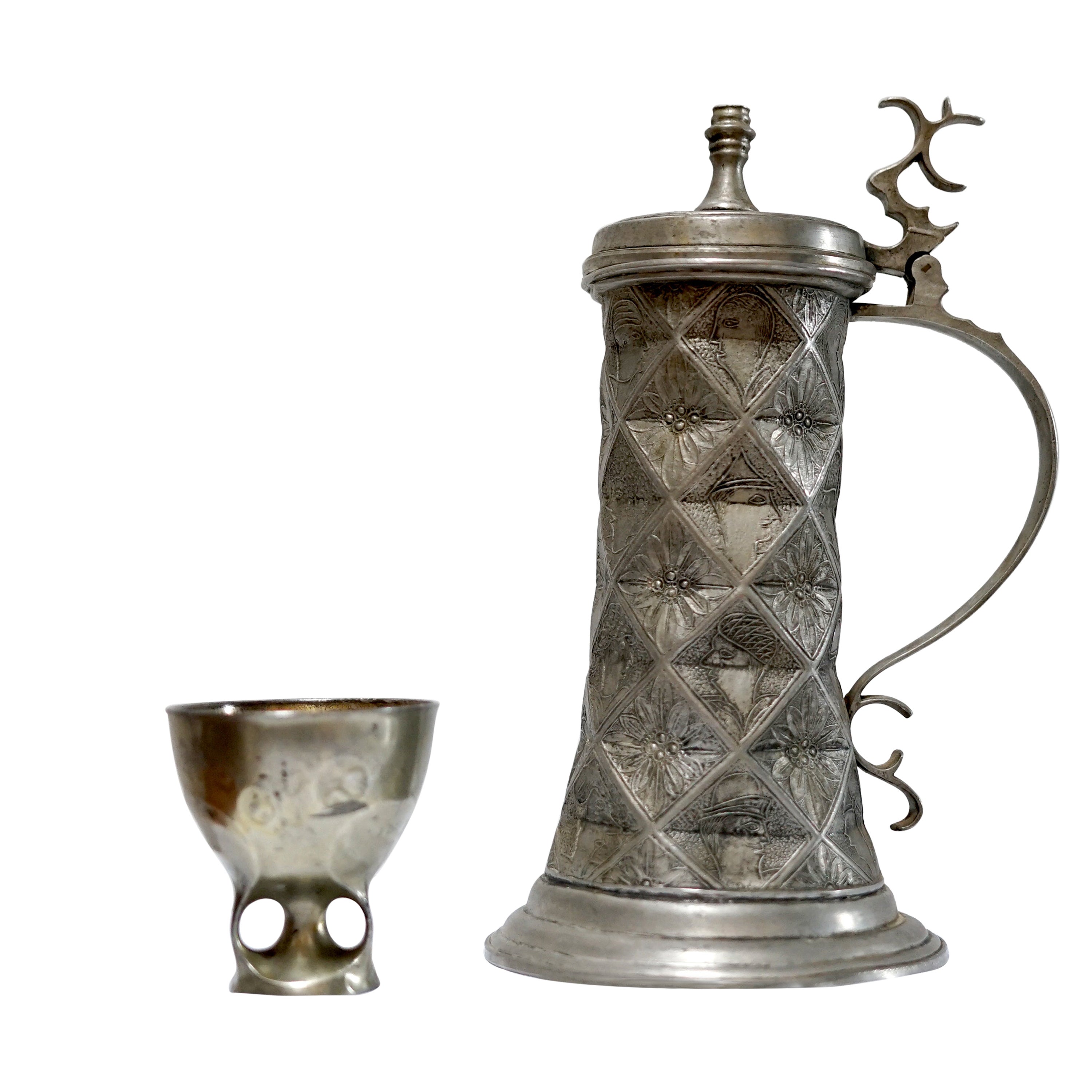 Kayser Zinn, Fein Zinn Late 19th Century Pewter Tankard and Cup For Sale