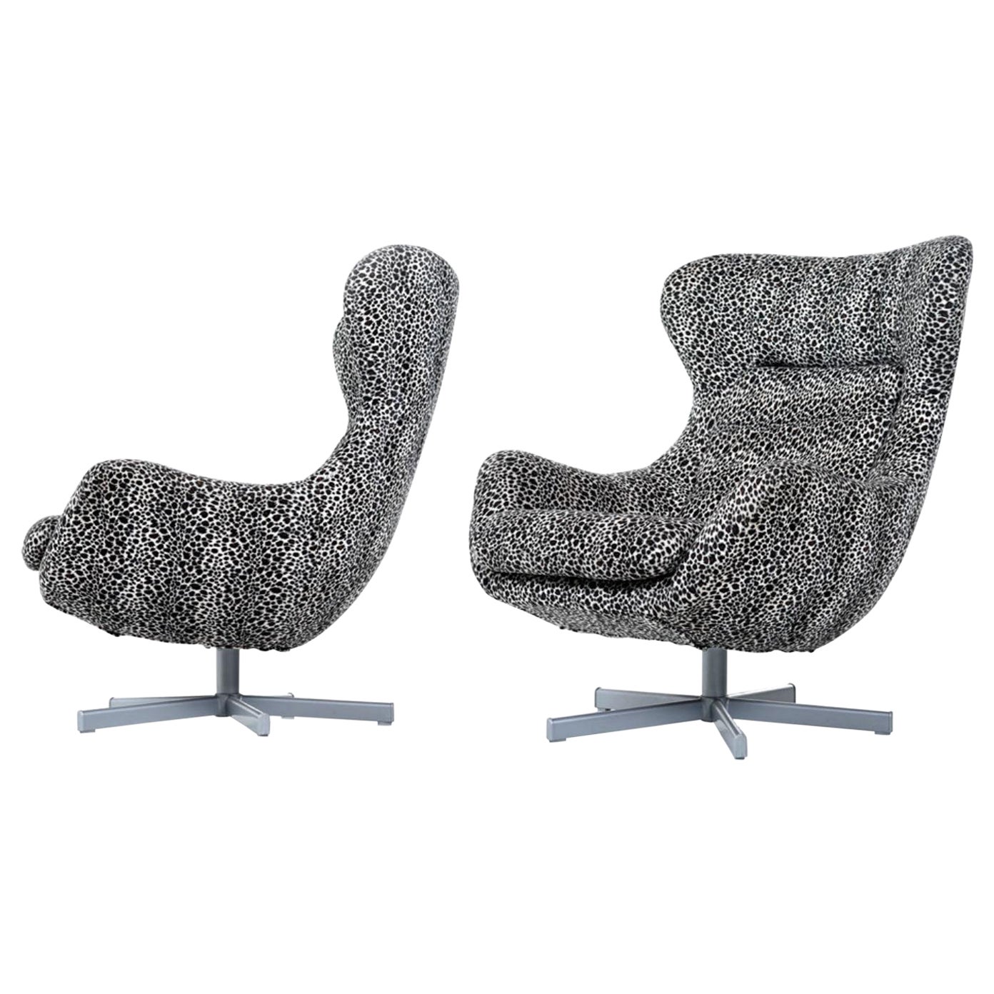 Pair of Vintage Fuzzy Leopard Arne Jacobsen Egg Chair Style Swivel Chairs For Sale