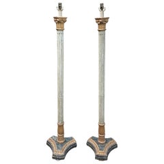 Paar italienische Stehlampen mit Bemalung und Giltwood
