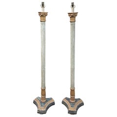 Paar italienische Stehlampen mit Bemalung und Giltwood