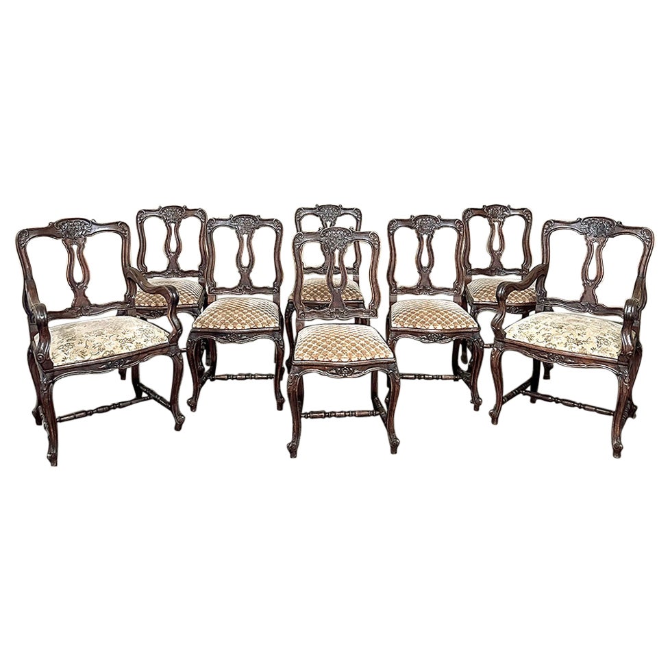 Ensemble de 8 chaises de salle à manger françaises tapissées comprenant 2 fauteuils en vente