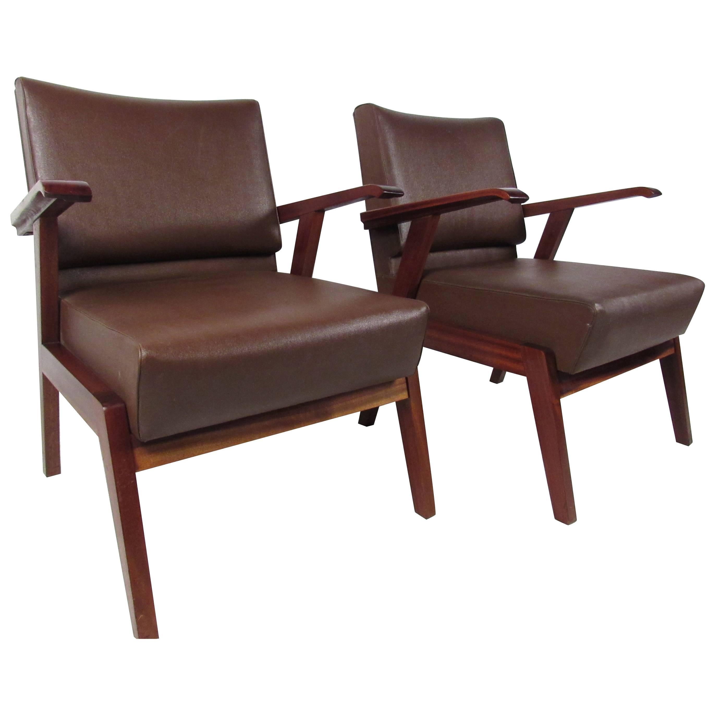 Pair of Unique Mid-Century Modern Italian Floating Armchairs For Sale
