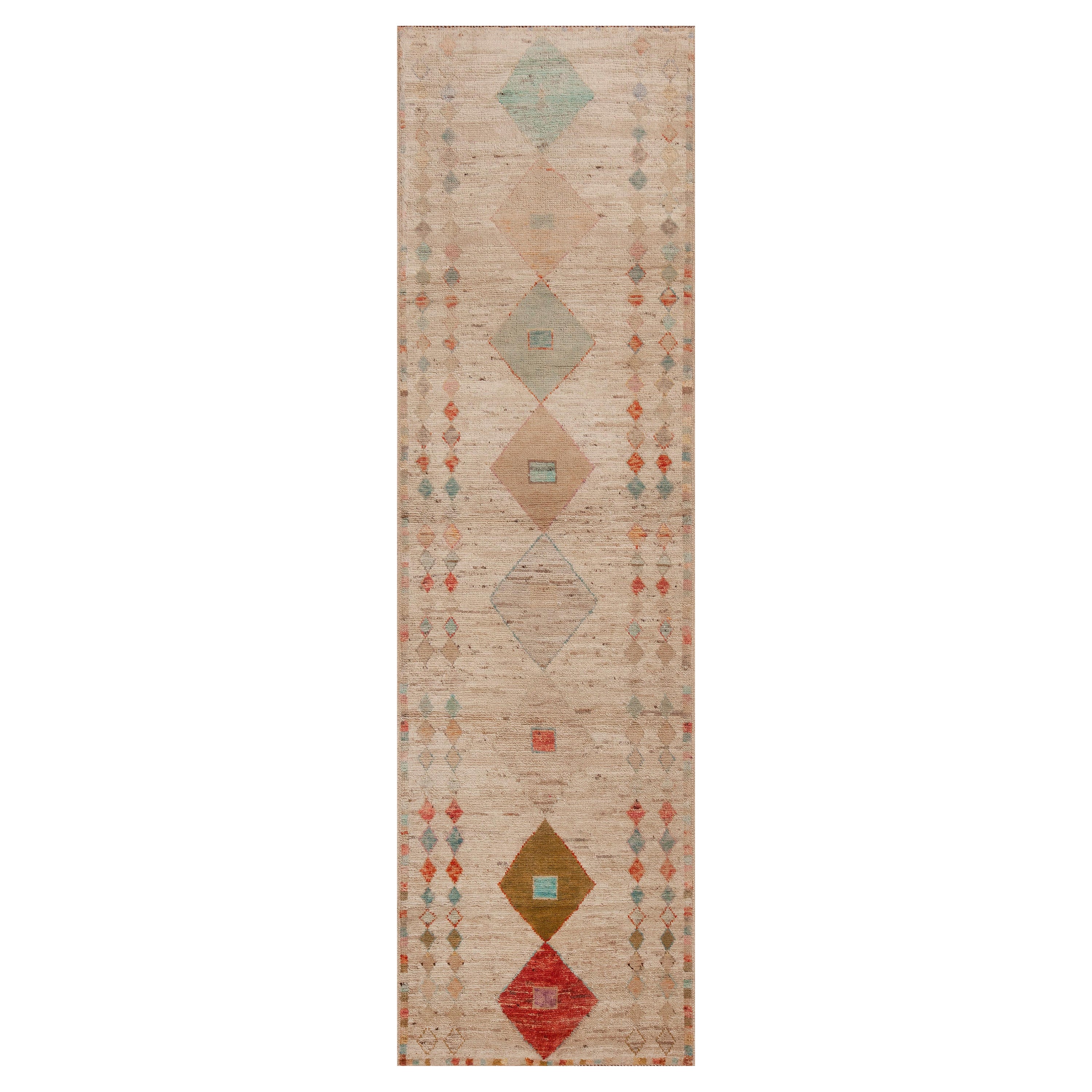 Collection Nazmiyal, tapis de couloir moderne tribal géométrique avec diamants, 2'8" x 9'6" en vente