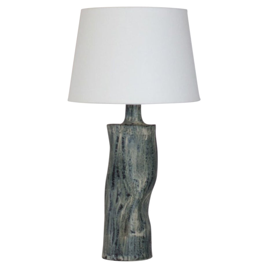 Lampe de table 'Difforme' en émail tigré avec abat-jour en parchemin par Design Frères en vente