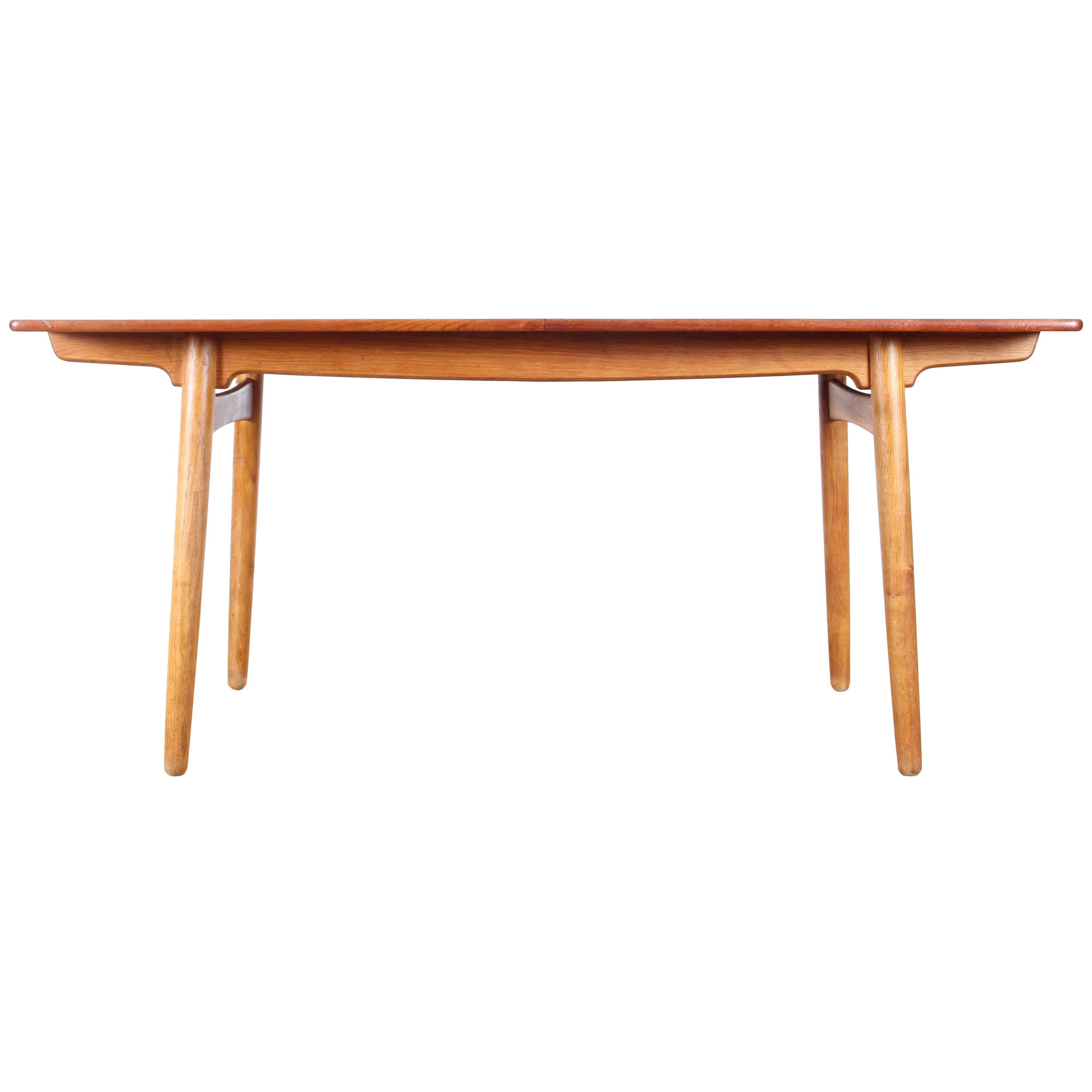 Extending Dining Table by Hans Wegner, AT-310