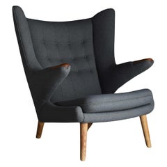 AP19 Papa Bear Chair by Hans J. Wegner