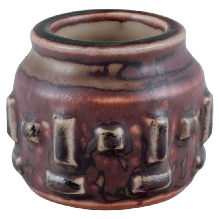 Jørgen Mogensen für Royal Copenhagen. Miniature Keramikvase in Sung An Glasur. im Angebot