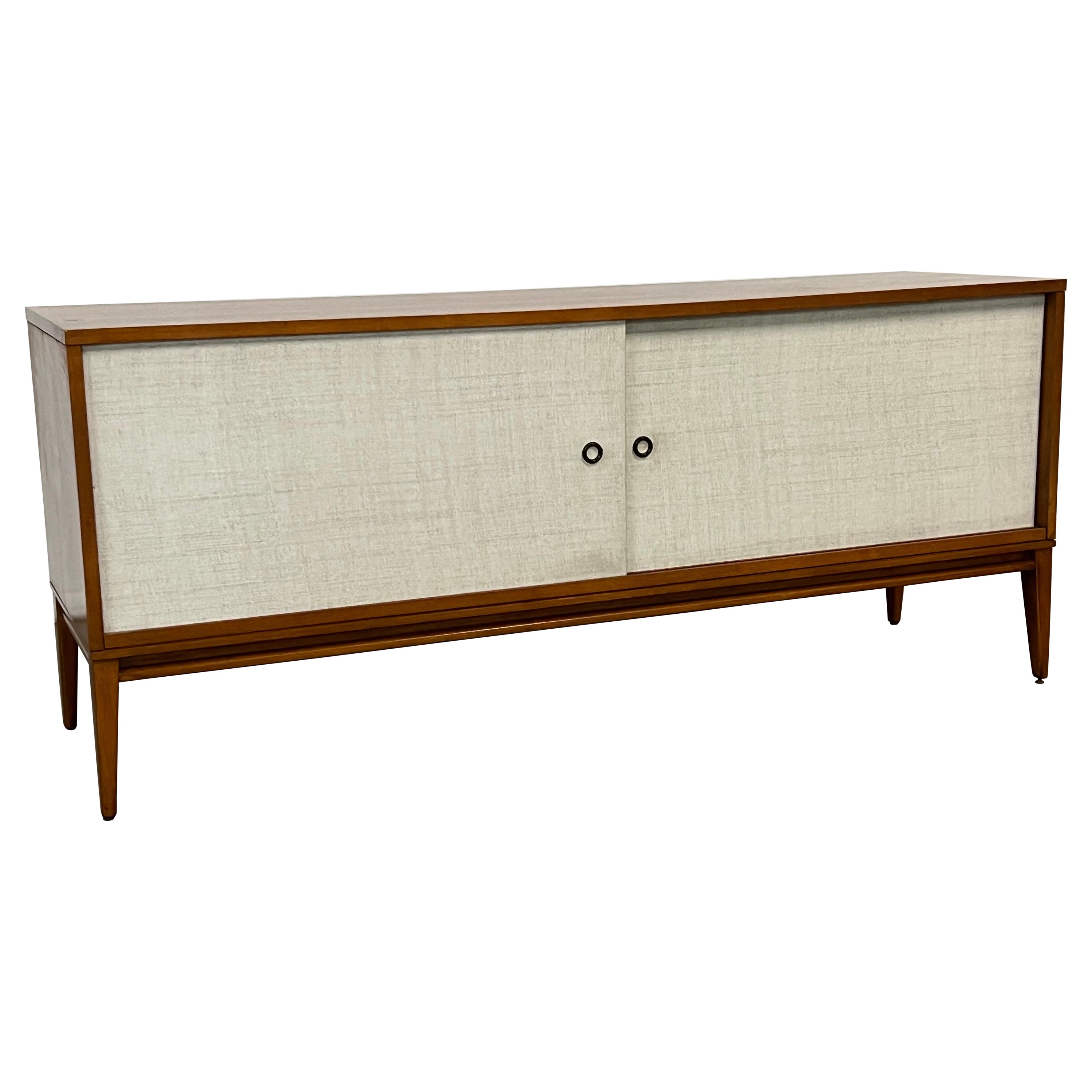 Mid-Century Modern Paul McCobb Credenza/Media Console For Sale