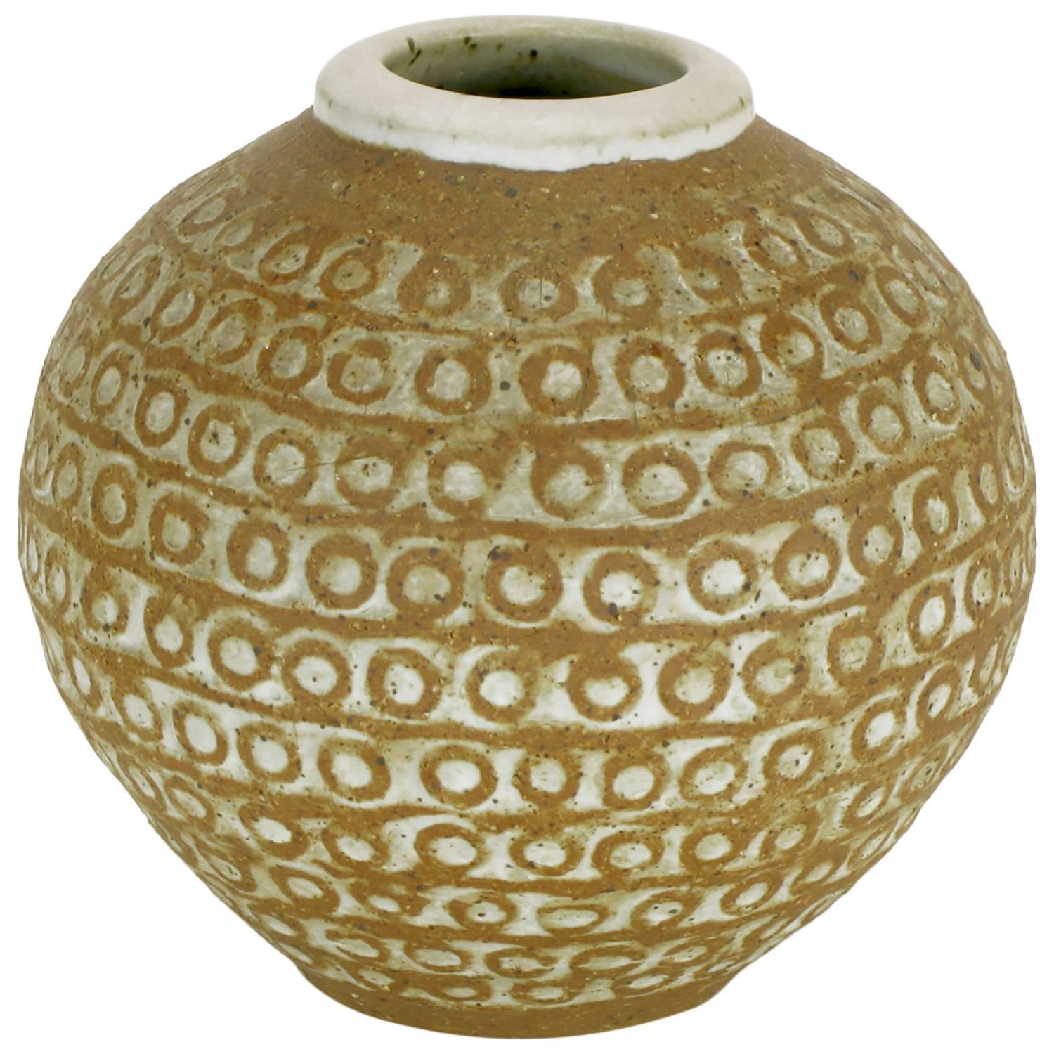 Relief Patterned Earthen Pottery Vase by Tomiya Matsuda For Sale