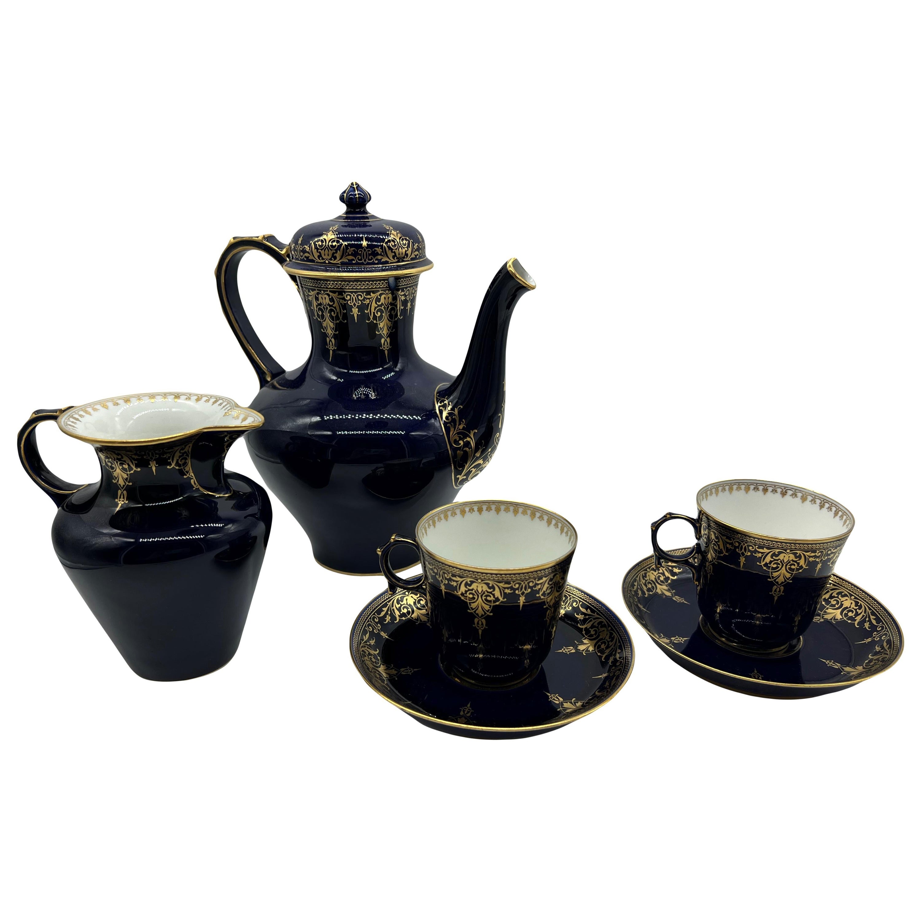 Coffee set in porcelain 19th century - Sèvres Manufacture - signed SEVRES