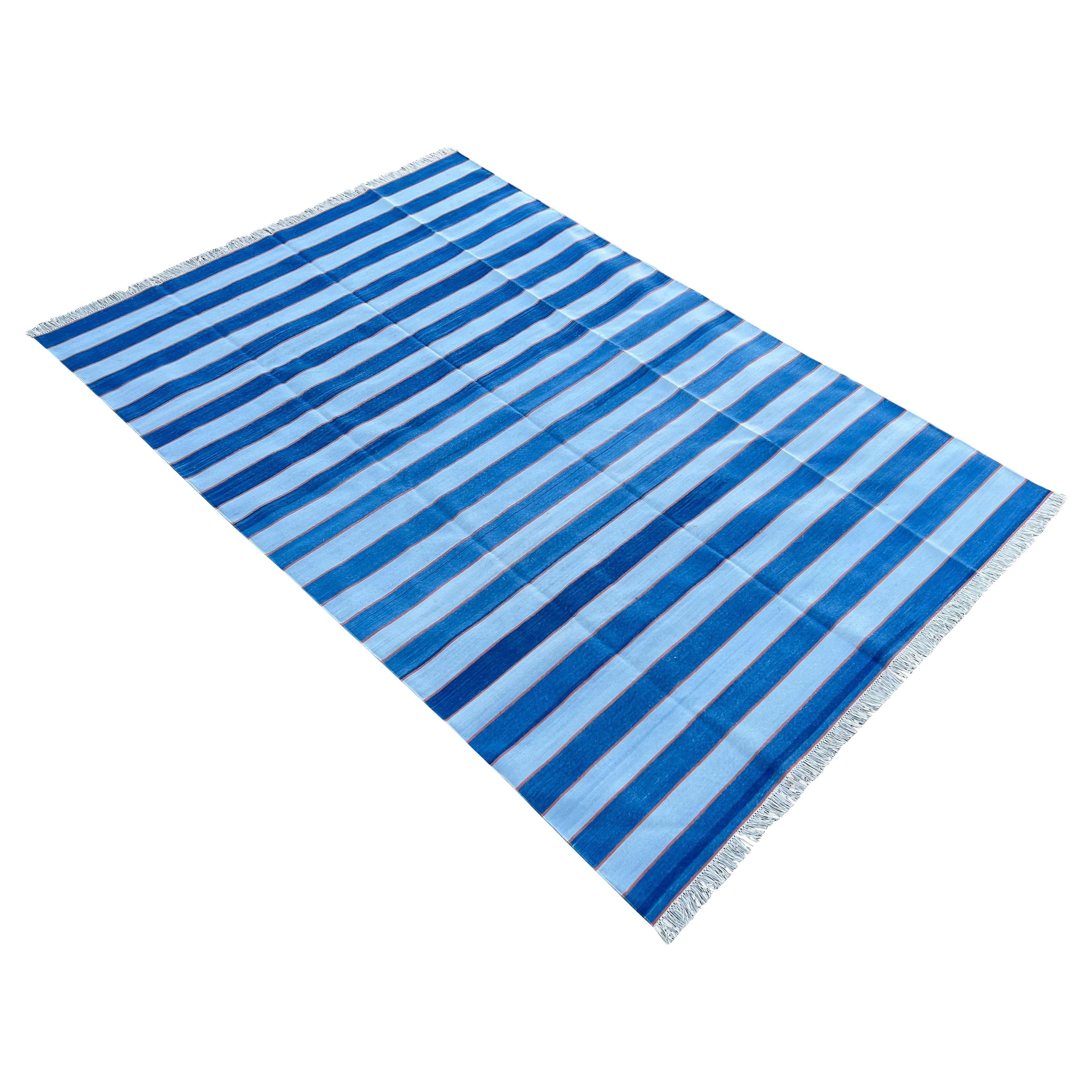 Handgefertigter Flachgewebe-Teppich aus Baumwolle, 9x12, blau und orange gestreifter indischer Dhurrie im Angebot