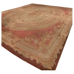 Large Aubusson rug, classically decorated with floral motifs, from the 1700s