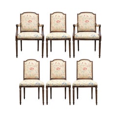 Belle série de six E.J. Collection Victor Newport sculptée  Chaises de salle à manger 