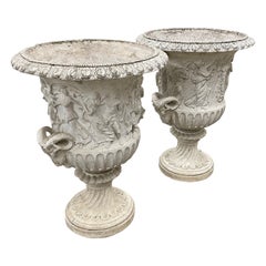Paar englische Medici-Urnen im Renaissance-Stil im Vintage-Stil