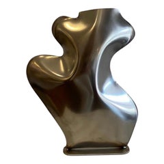 Steel Vase II by Duzi Objects 