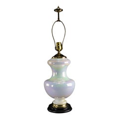 Lámpara de mesa de cristal iridiscente acabado perla Mid Century Modern