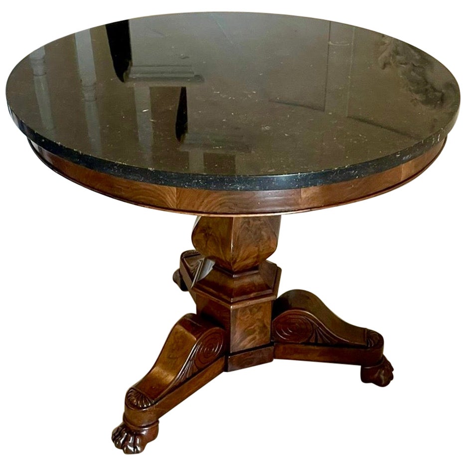 Centre de table/lampes circulaire en acajou de qualité Régence antique avec plateau en marbre 