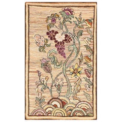 Magnifique tapis crocheté américain ancien à motif de fleurs 2'6" x 3'11"