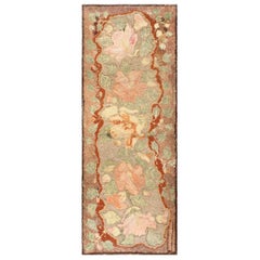 Rustikaler, geblümter, antiker, amerikanischer Kurzlauf-Teppich mit Kapuze 3'2" x 8'1"