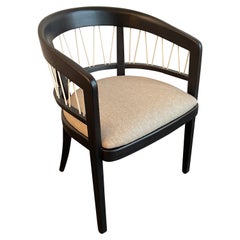 Silla barril de nogal lacado de mediados de siglo de Edward Wormley para Drexel