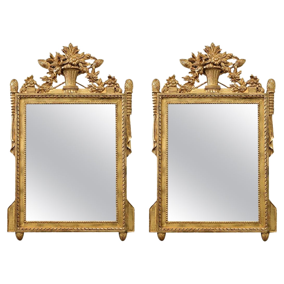 Paire de miroirs de reproduction de style Louis XVI en vente