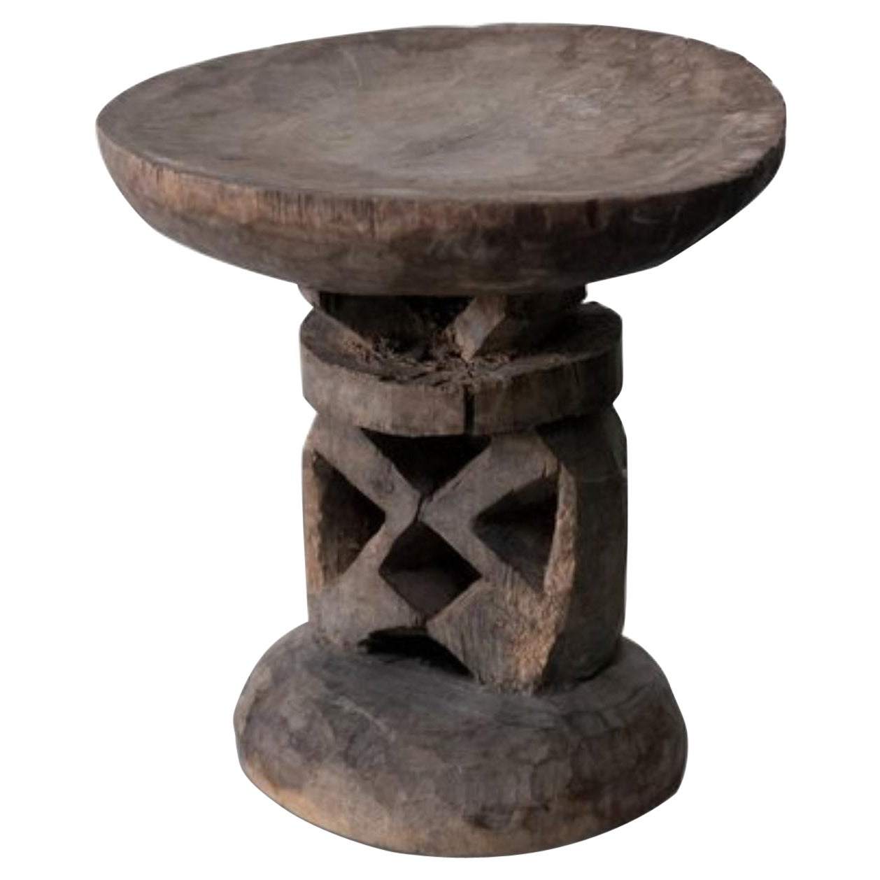 Tabouret en bois sculpté de style primitif, Zimbabwe en vente
