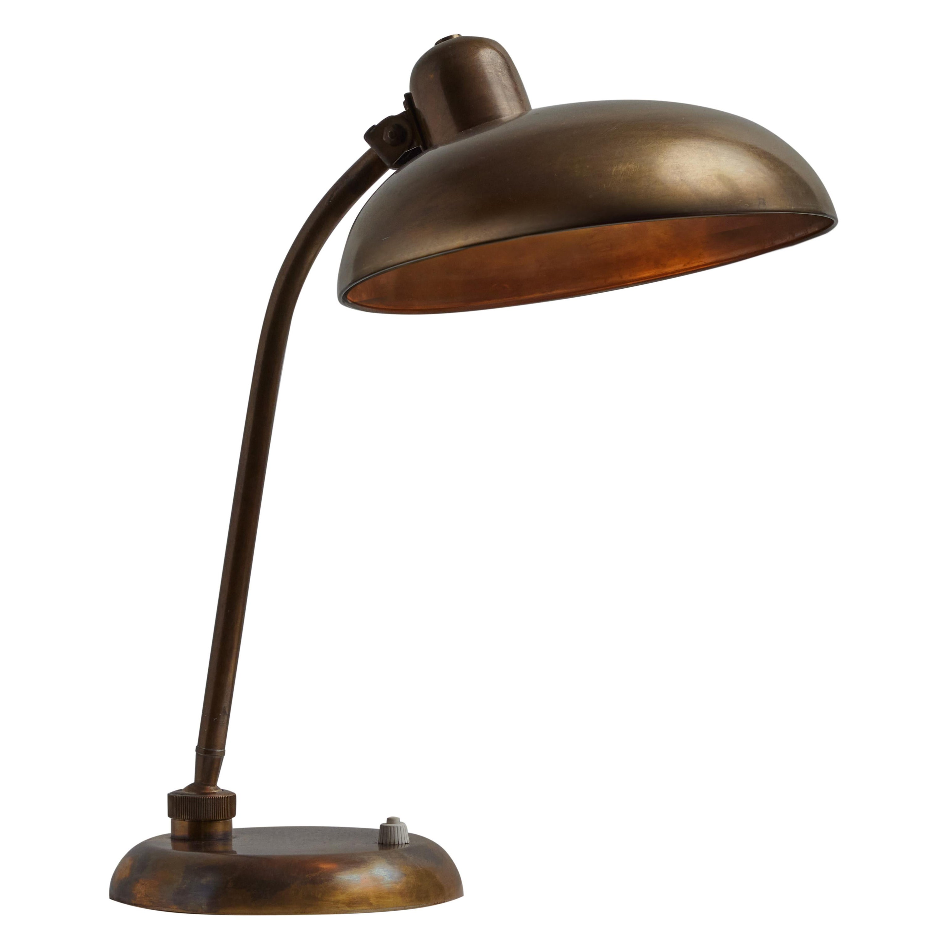 1940s Giovanni Michelucci Patinated Brass Ministerial Table Lamp for Lariolux For Sale