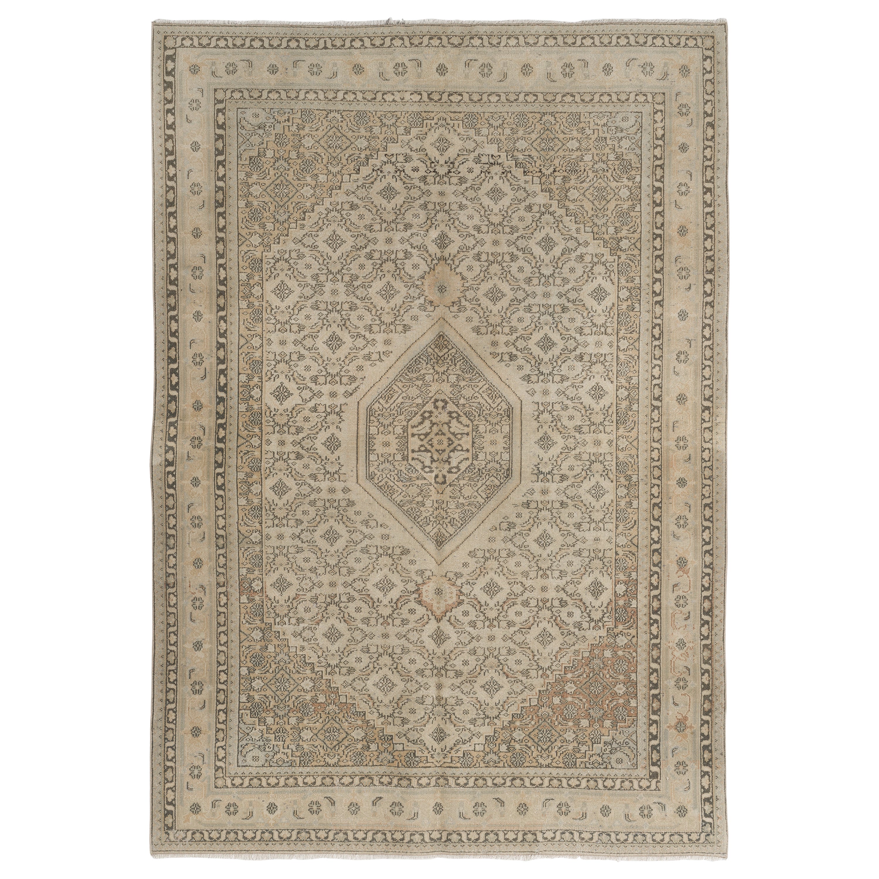 5.4x7.7 ft Hand Made Vintage Anatolian Oushak Wool Area Rug in Neutral Colors en vente