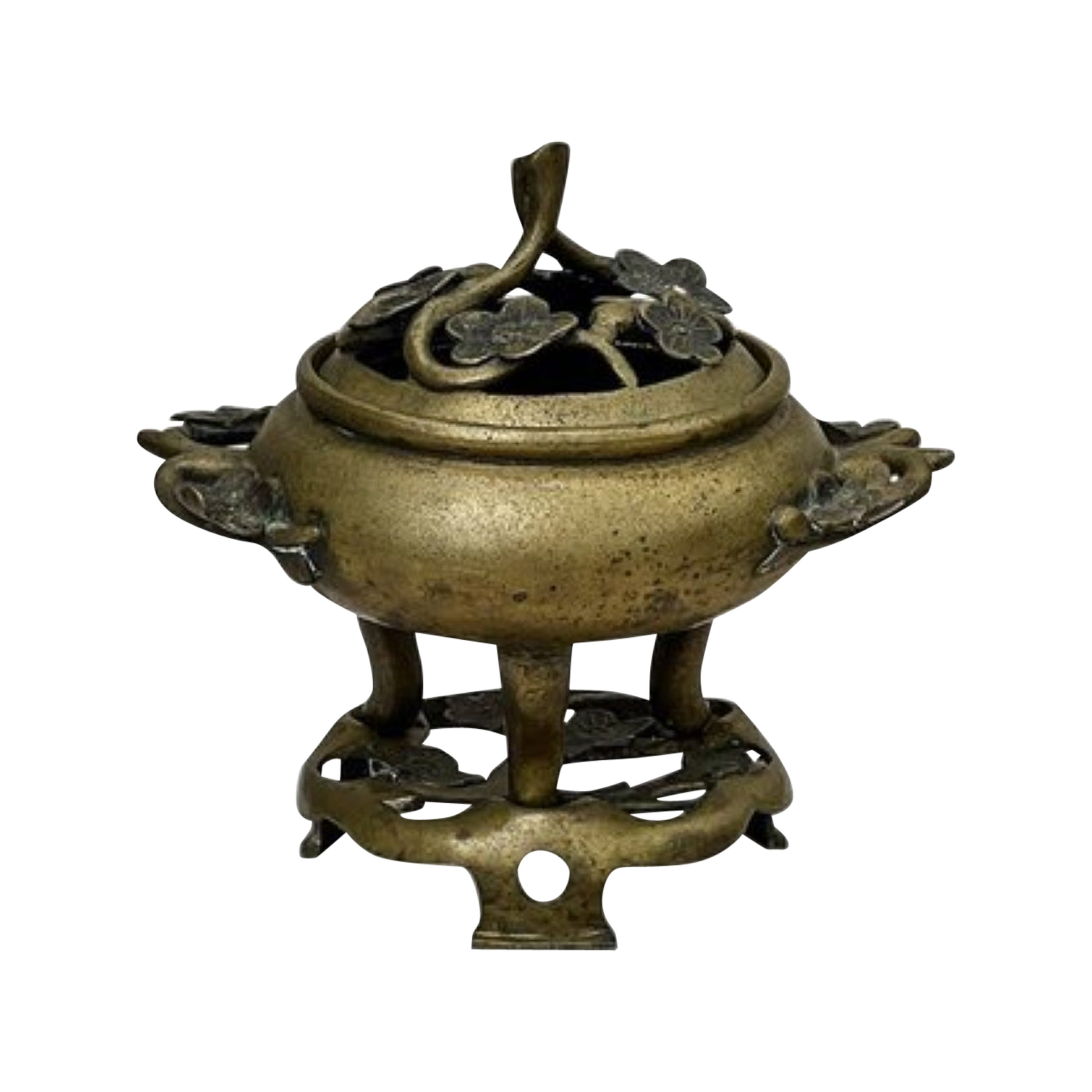 Chinese Qing Dynasty period gilt bronze incense burner For Sale