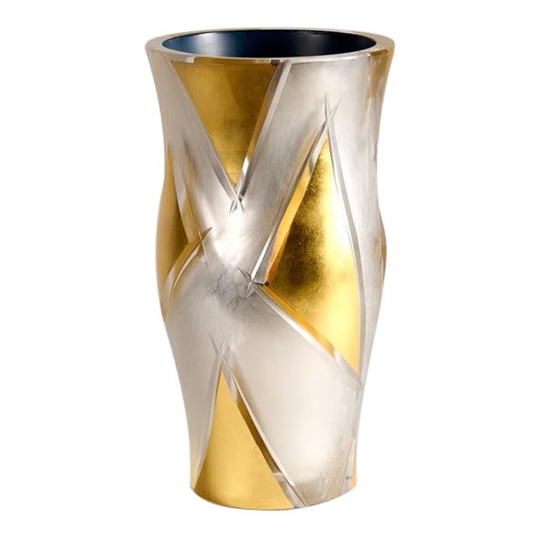 Cristal Benito, triangle, vase en cristal taillé à la main, France, 2023