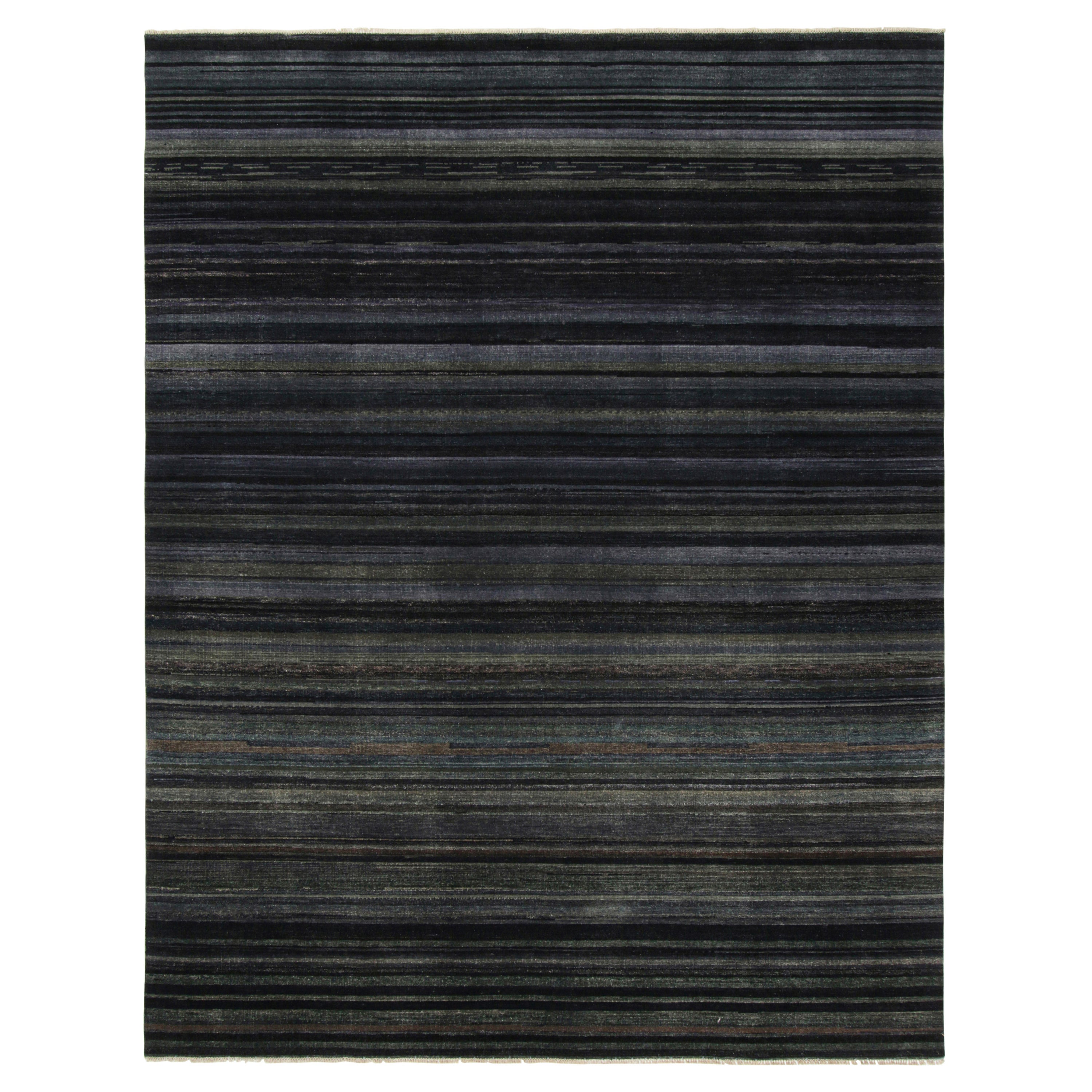 Dieser 8x10 große Strukturteppich ist eine aufregende Neuheit in der Texture of Color Collection von Rug & Kilim. Er ist aus handgeknüpfter Wolle gefertigt und greift das Thema dieser Kollektion neu auf - insbesondere durch eine pflanzliche Färbung,