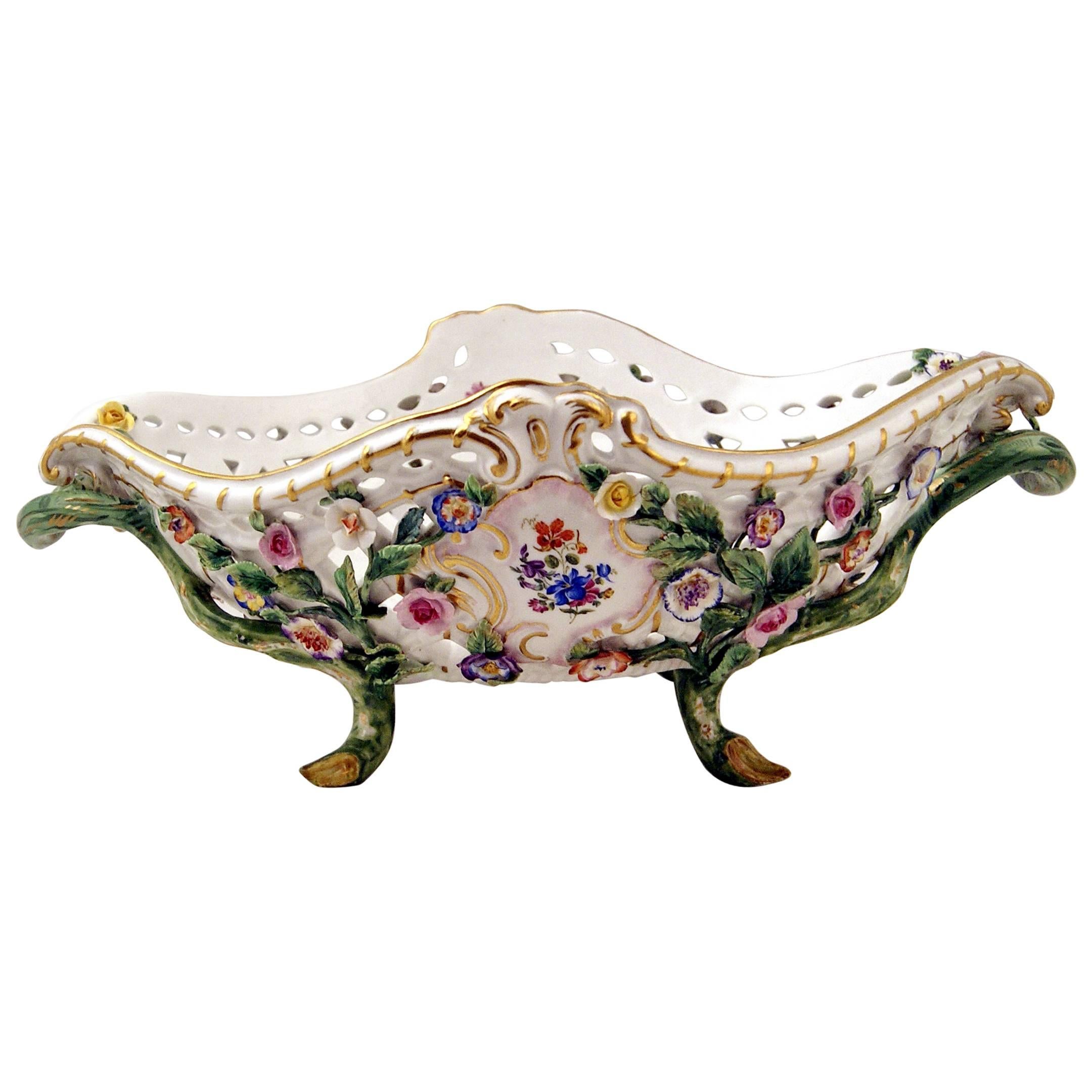 Meissen Large Oval Reticulated Basket Bowl with Flowers, circa 1850-1860