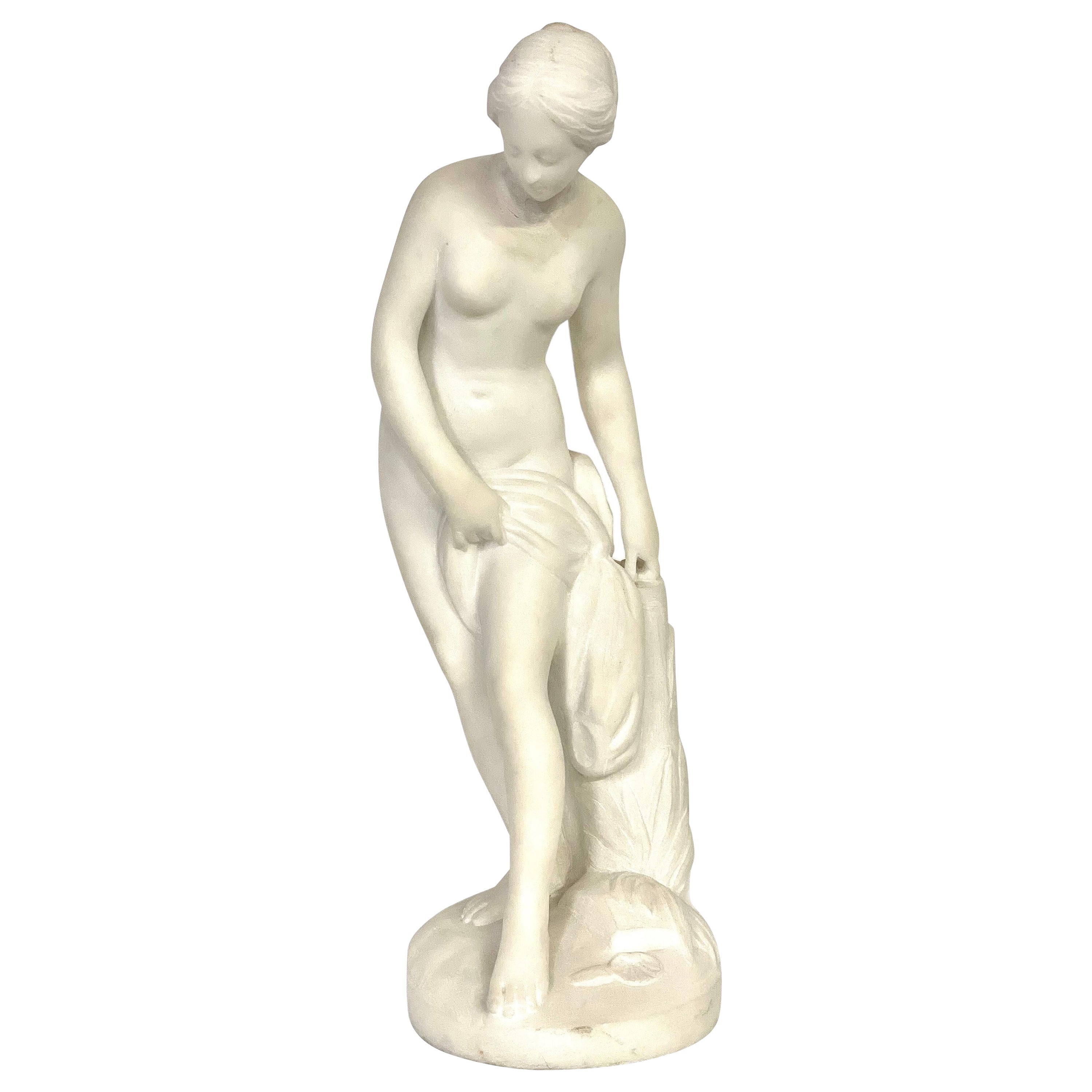 Escultura de mármol blanco del siglo XIX "La Baigneuse" inspirada en Falconet