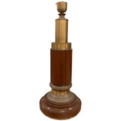 Lampe en bois et métal doré des années 1970