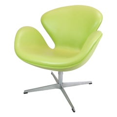 Chaise Swan modèle 3320 conçue par Arne Jacobsen et fabriquée par Fritz Hansen à partir de 2007