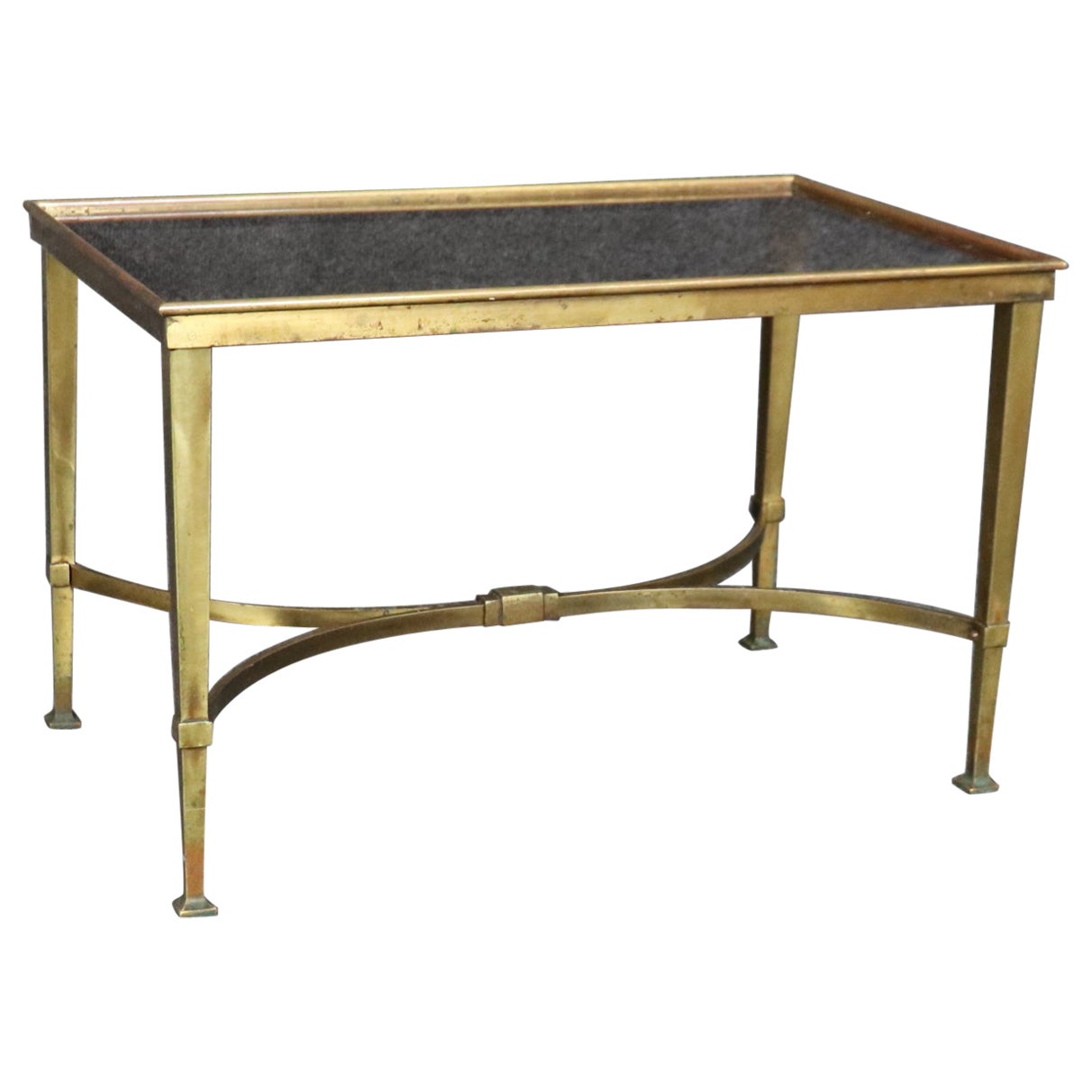 Magnifique table d'appoint ou table basse Directoire française en bronze doré 