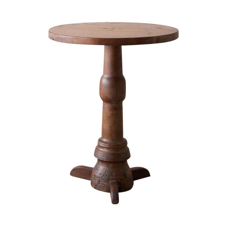 Early 19th century French walnut and oak lamp table For Sale