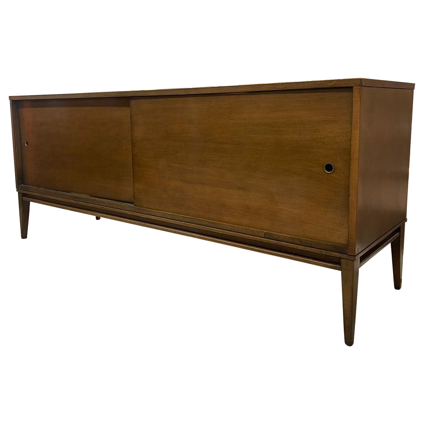 Vintage Mid Century Modern Paul McCobb Planner Group Sliding Door Credenza  For Sale