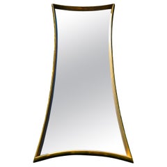 Miroir à nœud papillon en bois doré de style Régence italienne des années 1950